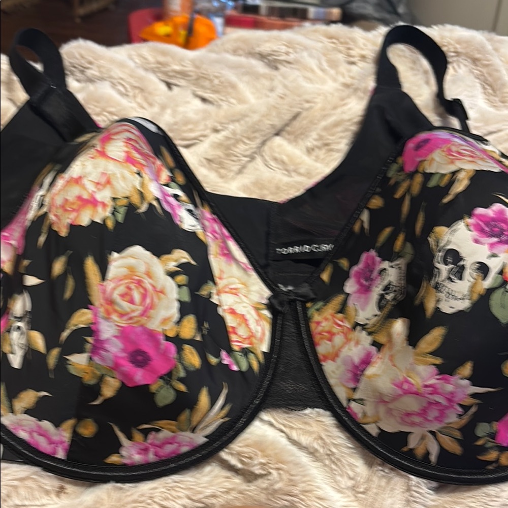 Torrid Curve 44 DDD Black Floral Skull Print Bra